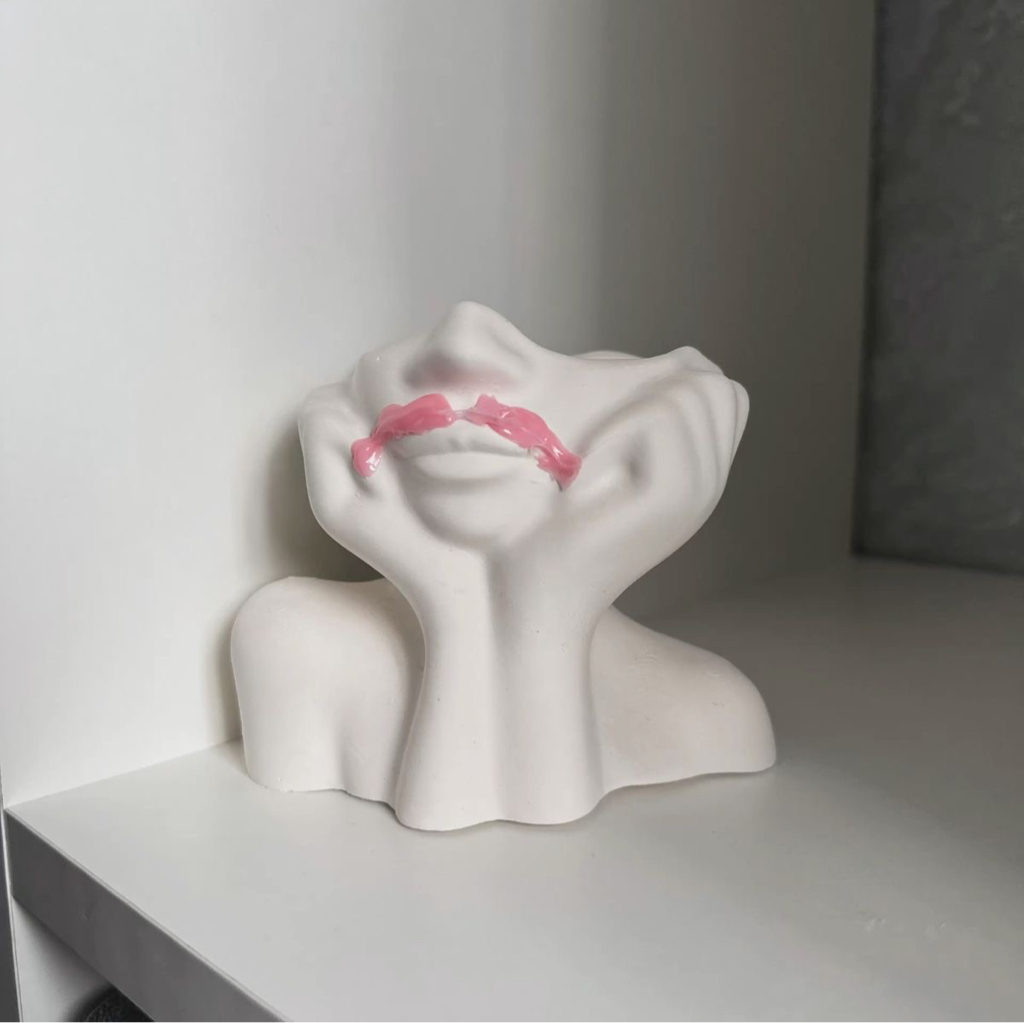 Усики (шугаринг верхней губы)