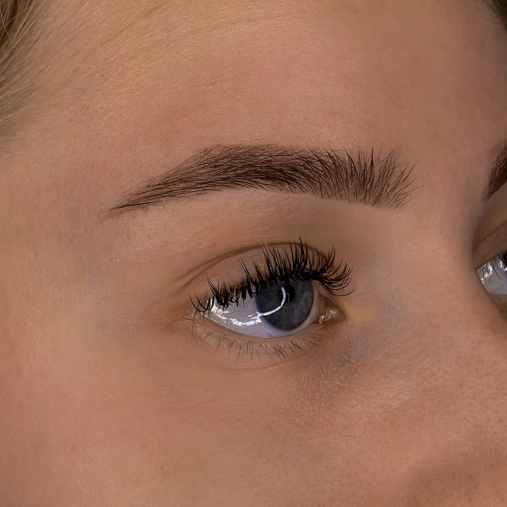 Оформление бровей