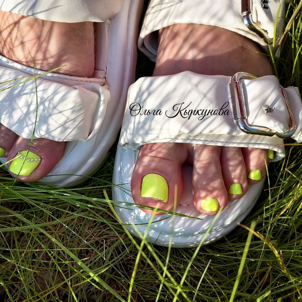 Полный педикюр с покрытием ГЕЛЬ-ЛАК