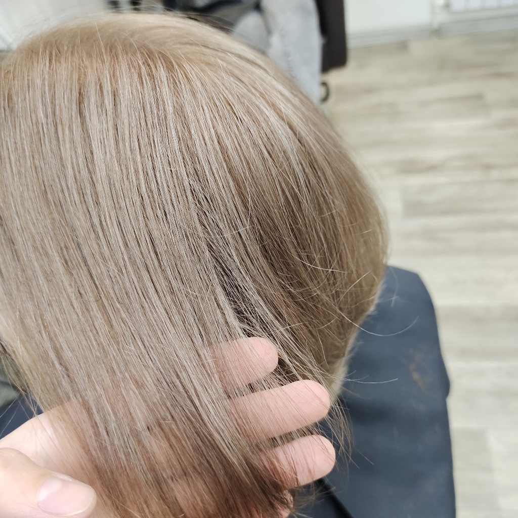 Окрашивание Комби (корни+длина). Средняя длина волос