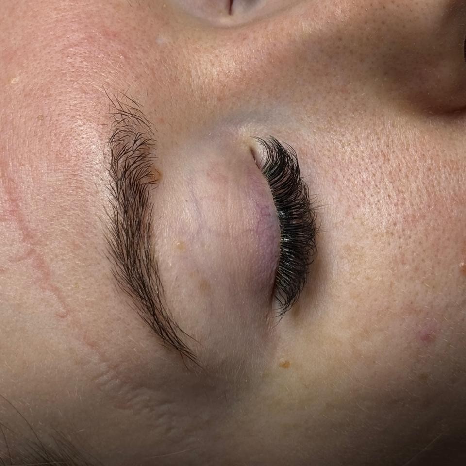 Наращивание ресниц 3д