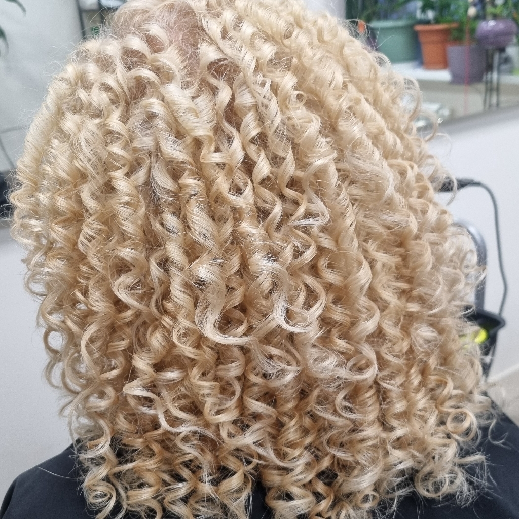 Укладка волос плойкой