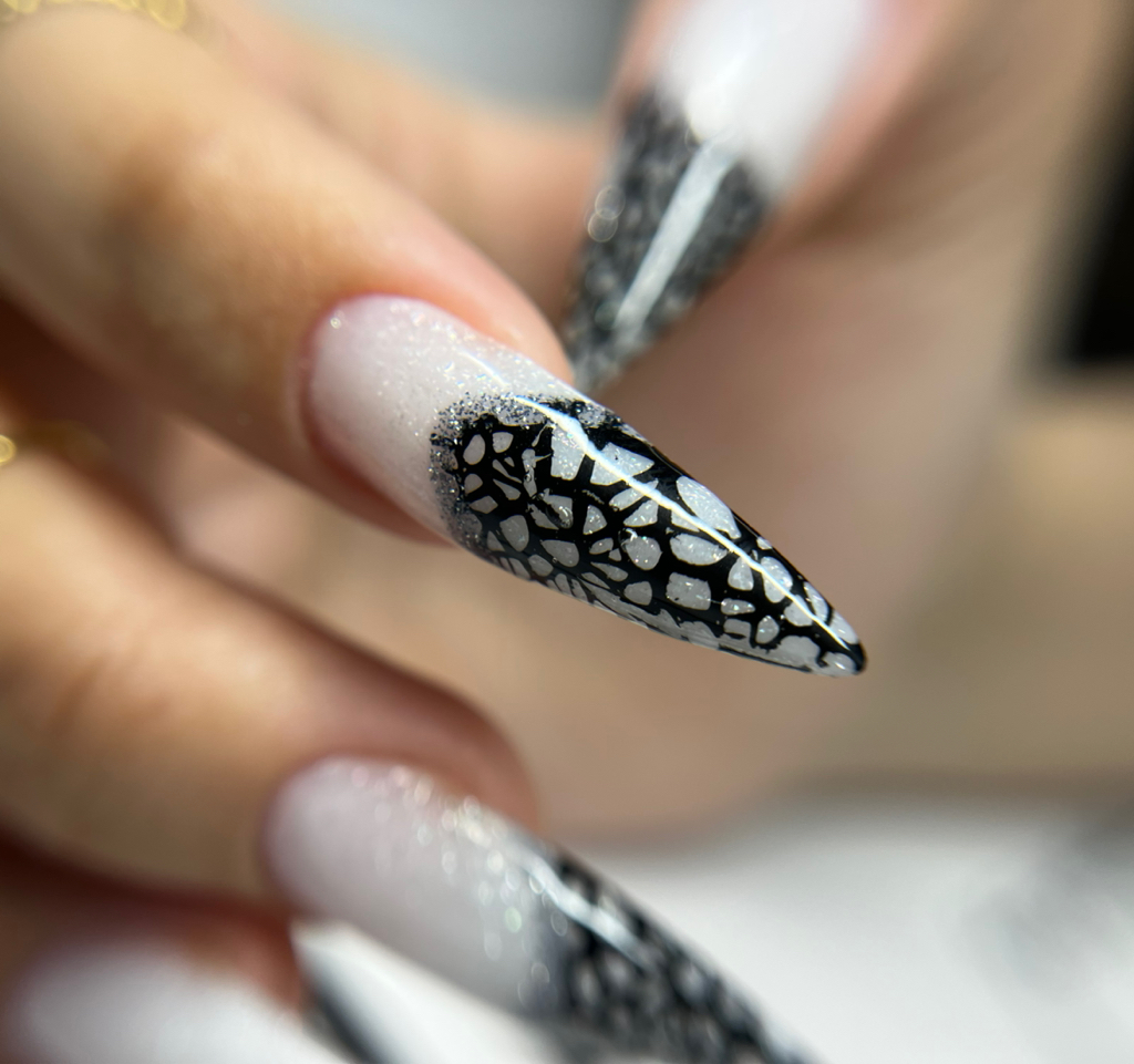 Наращивание ногтей