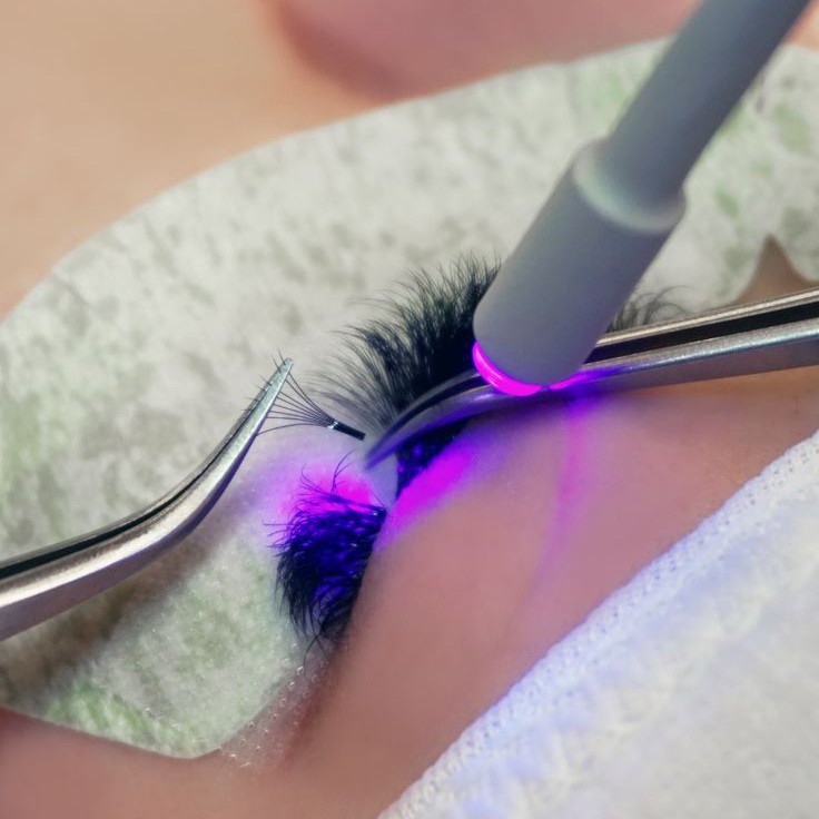 LED наращивание ресниц 4Д