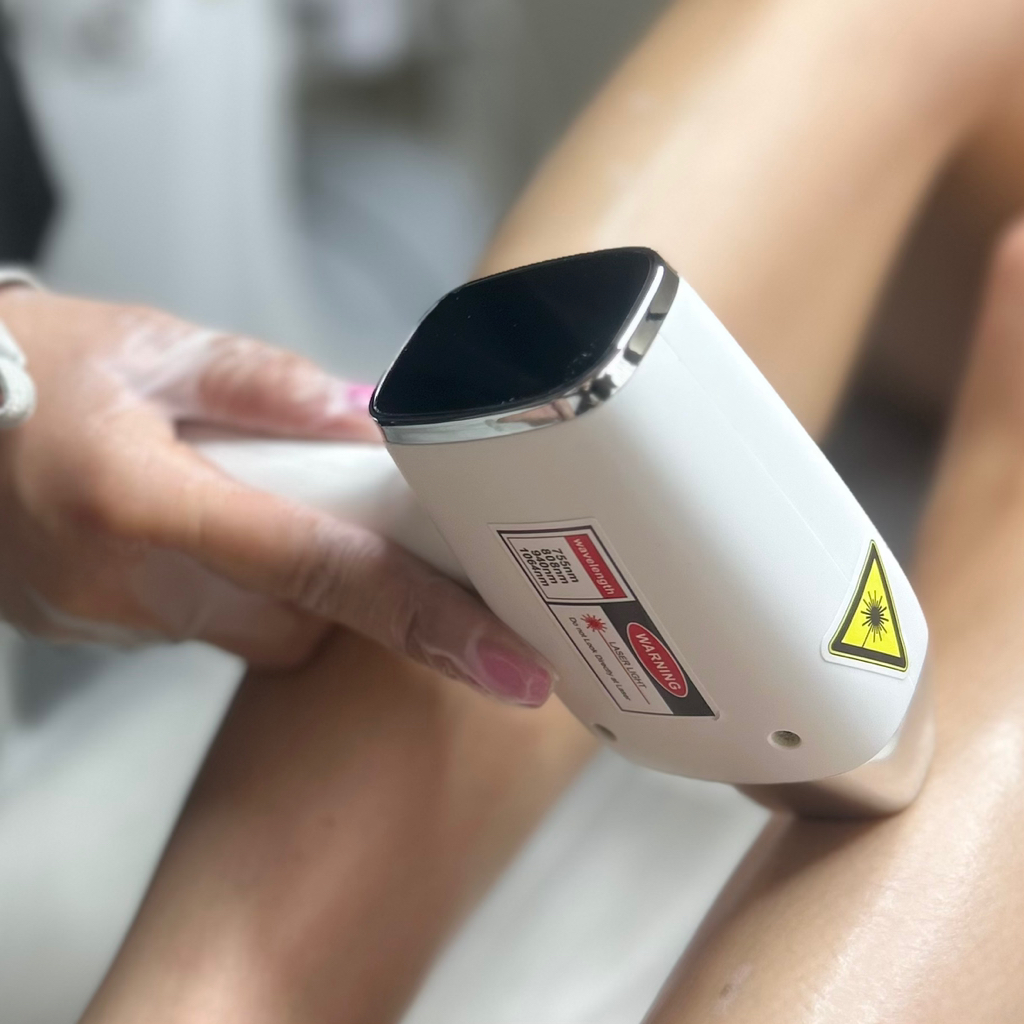 Белая линия живота