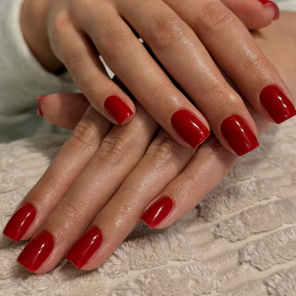 Маникюр с покрытием гель-лак