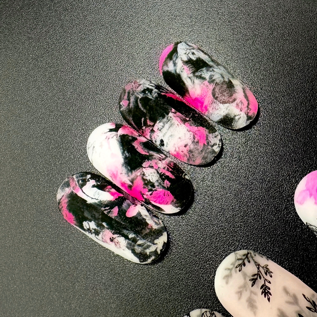 Дизайн ногтей (френч, втирка, наклейки, растяжка итд)