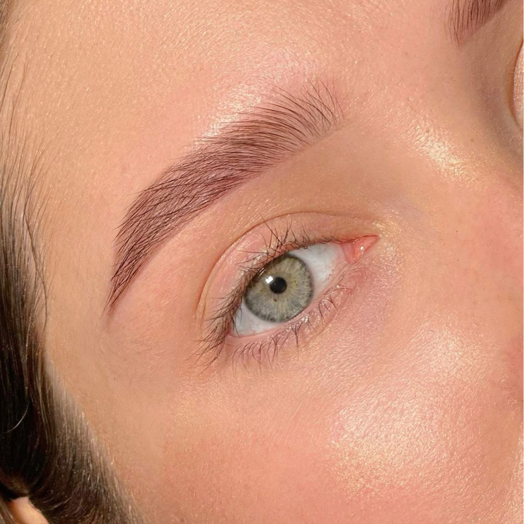 Коррекция бровей+окрашивание