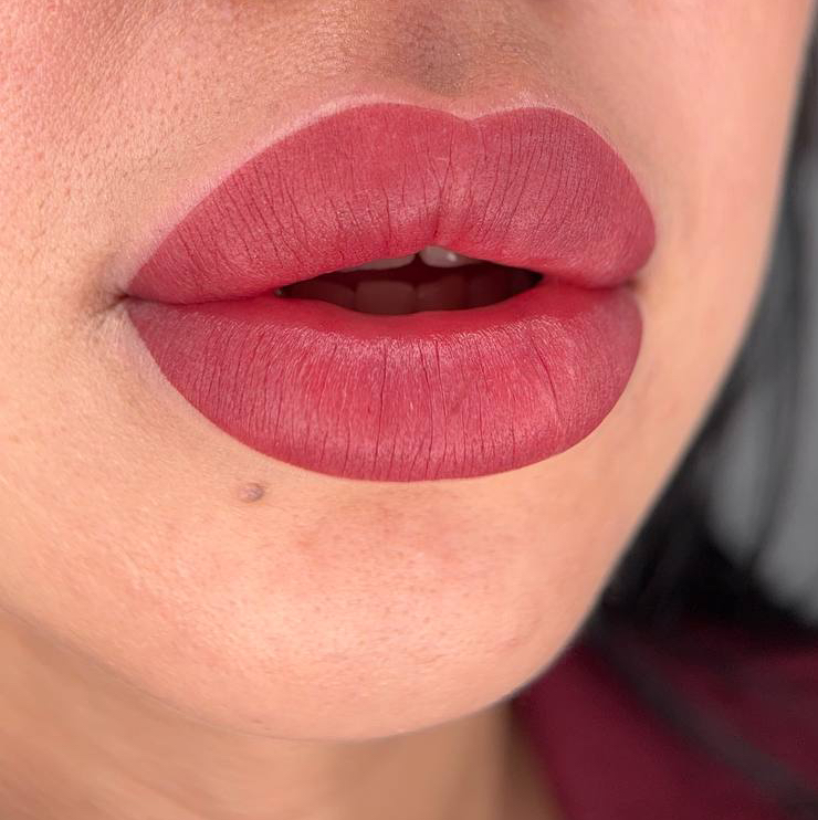 Перманентный макияж губ