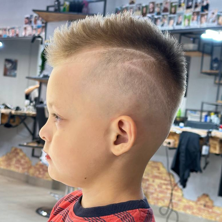 Детская стрижка + рисунок ( мальчик до 8 лет )