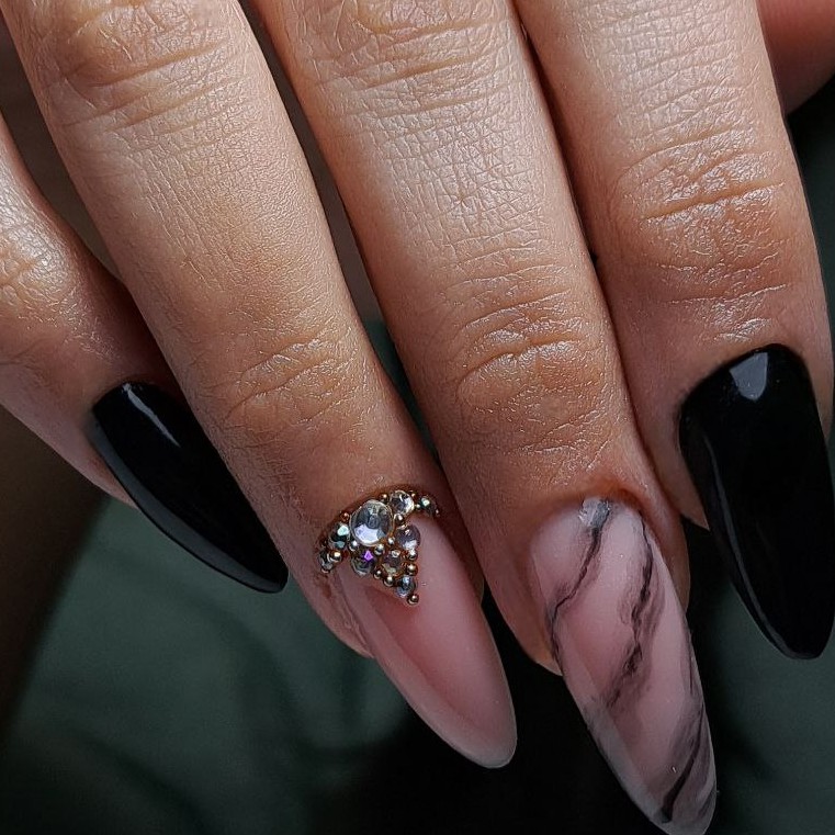 инкрустация ногтей