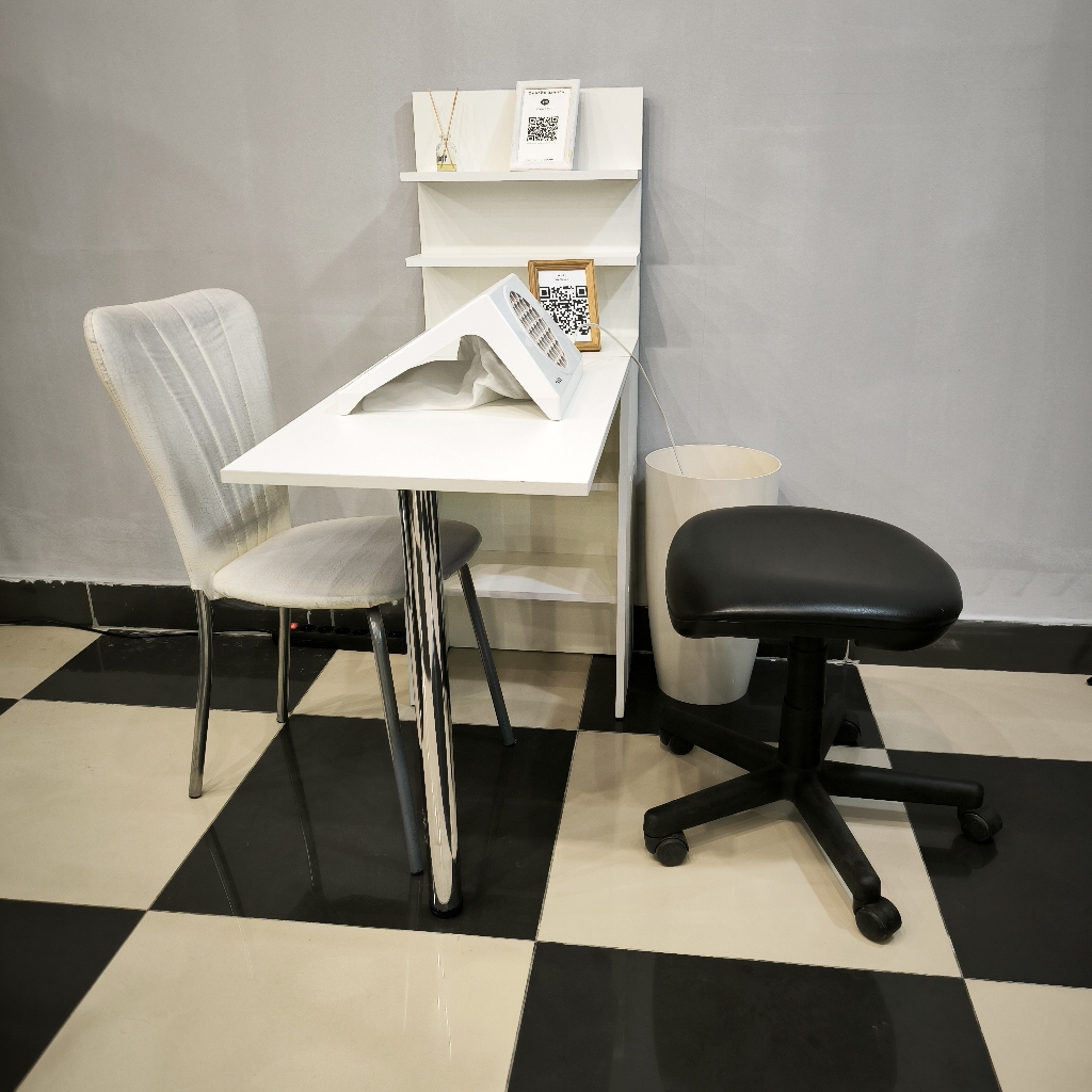 Маникюрный СТОЛ утро