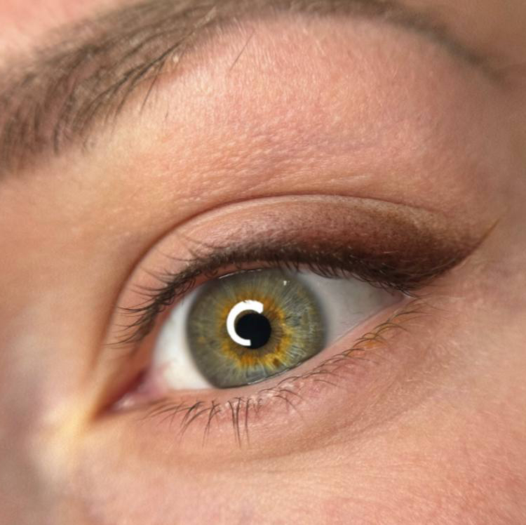 стрелка с растушовкой в перманентной технике