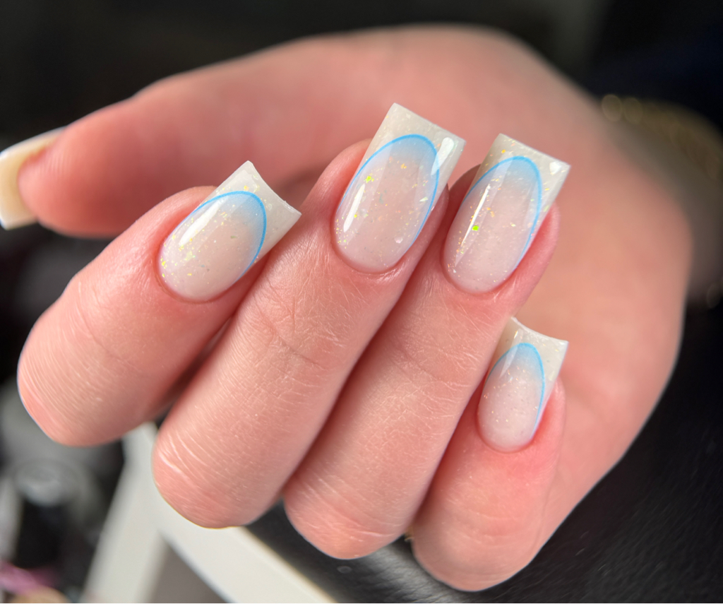 Наращивание ногтей