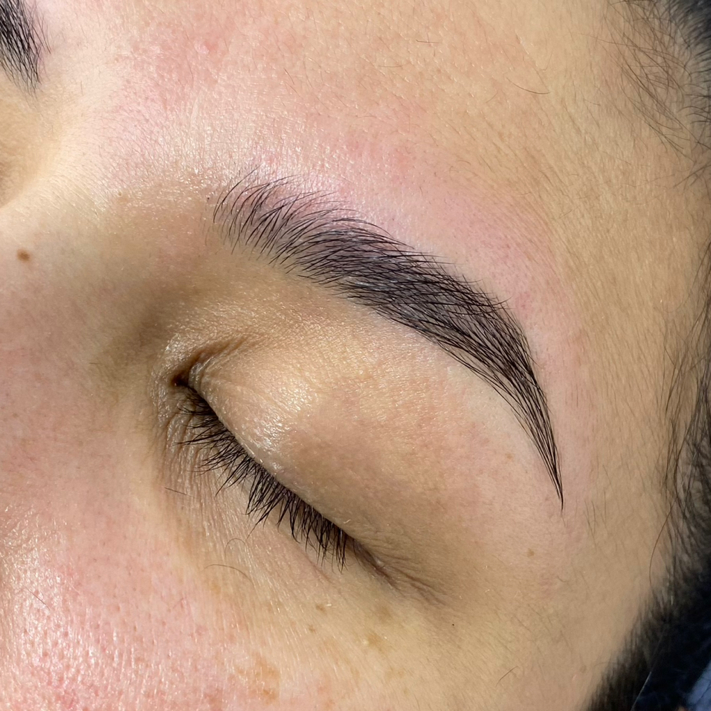 Коррекция бровей (воск, нить,пинцет)