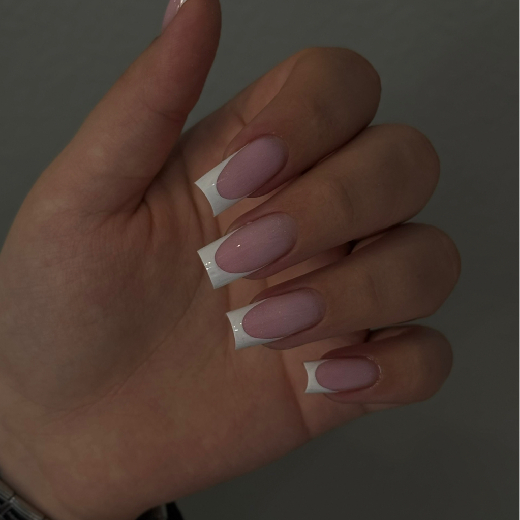 Наращивание ногтей + френч