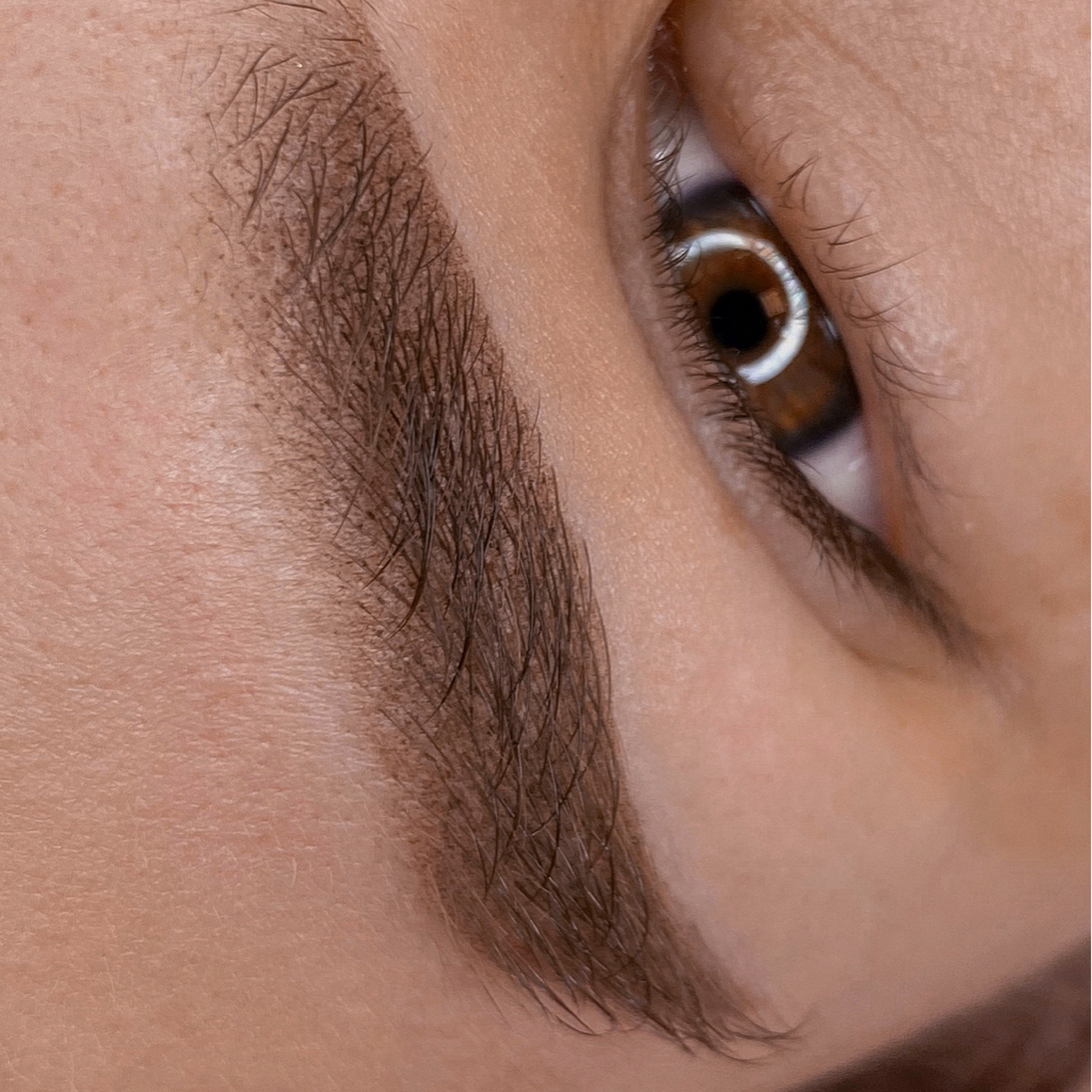 Напыление (брови)