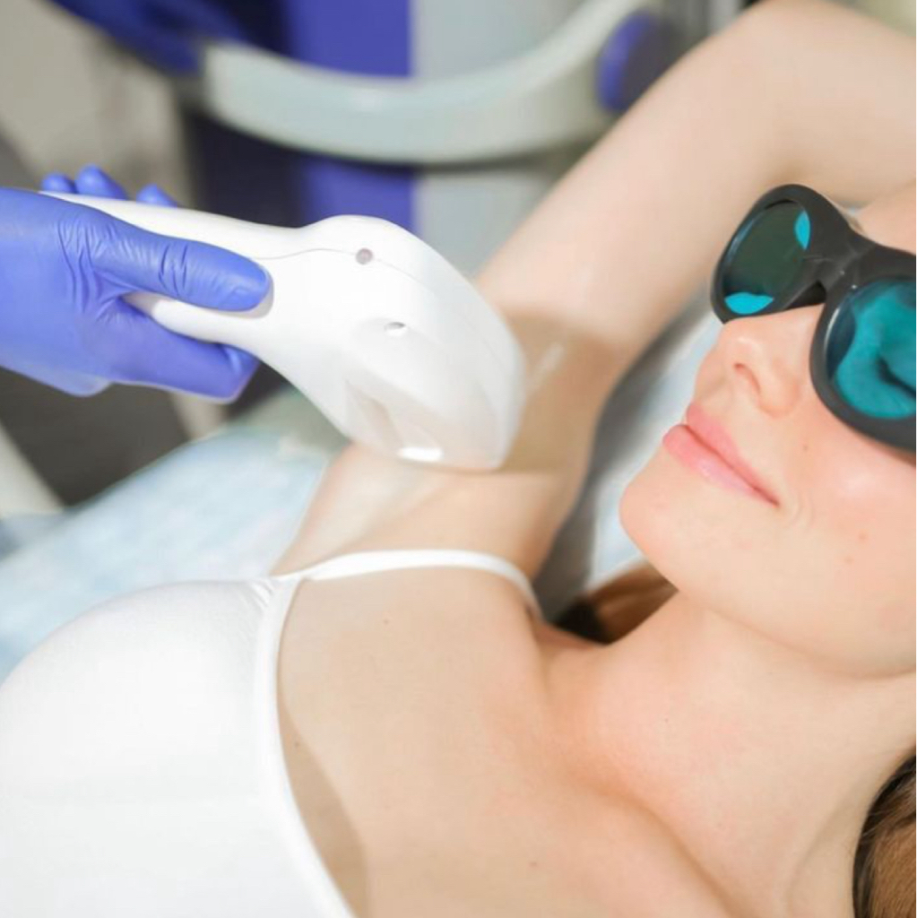 Тотальное бикини+подмышечные впадины+ноги полностью+руки