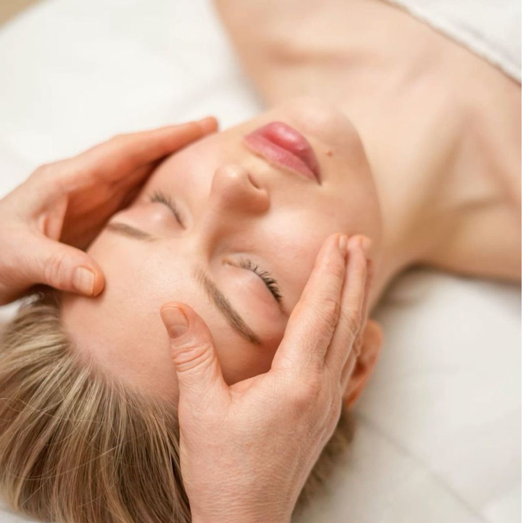 Классический массаж лица