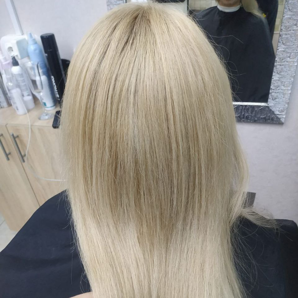 Обесцвечивание корней средние волосы