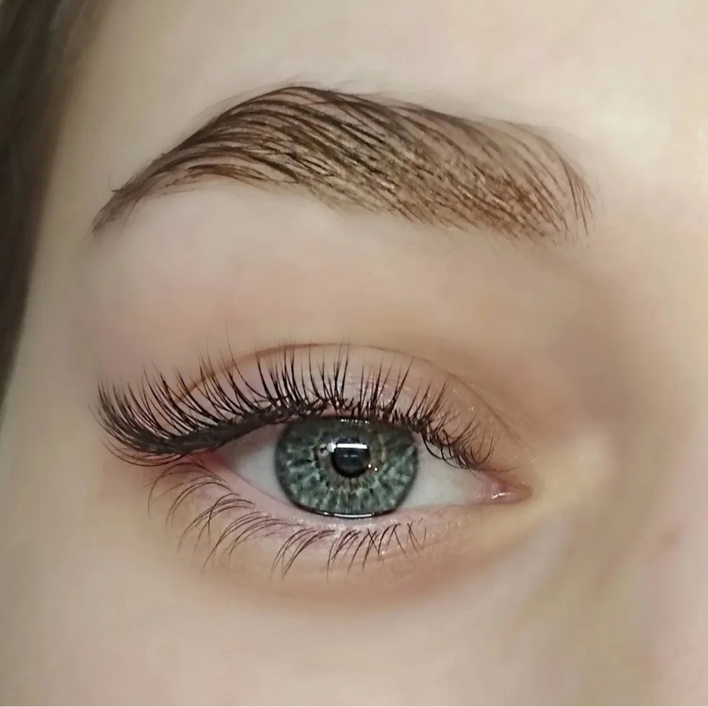 Наращивание ресничек, классика