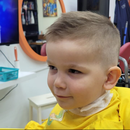 Модельная стрижка 💇🏼 (6 мес.- 6 лет) кресло - машинка