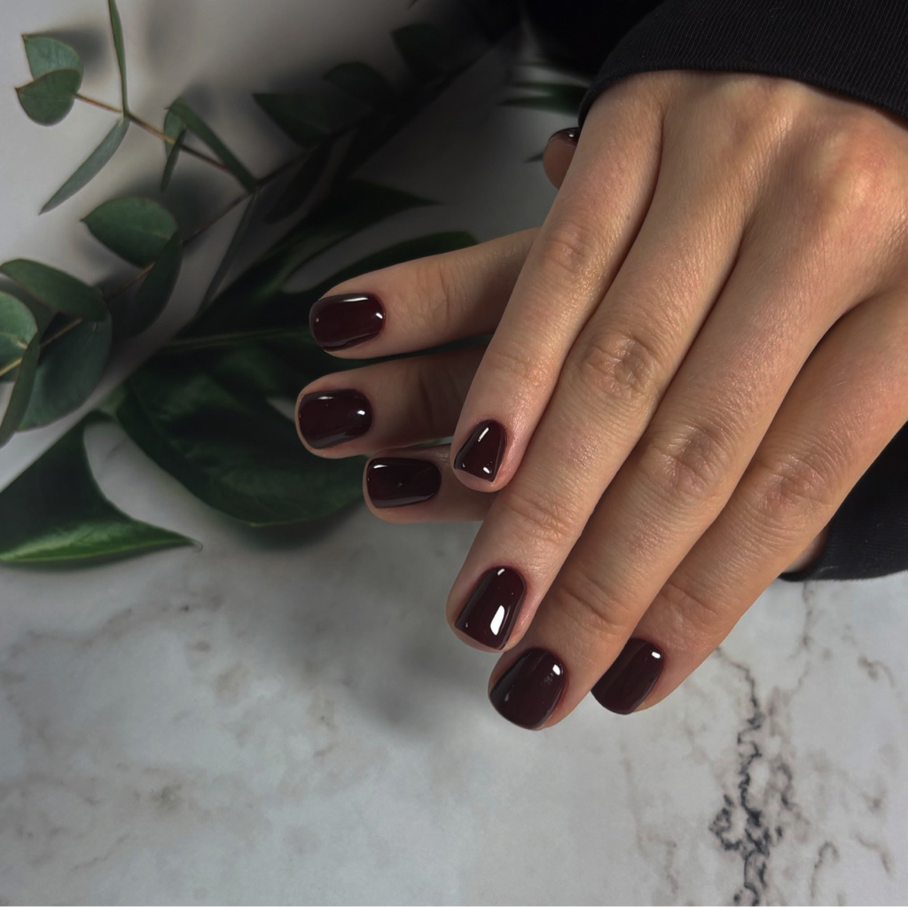 Маникюр с покрытием гель-лак