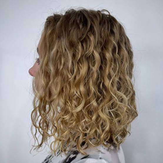 Биозавивка ниже лопаток