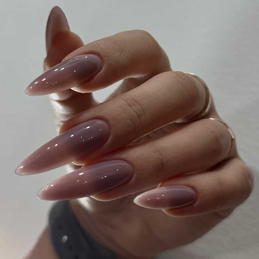 Наращивание ногтей