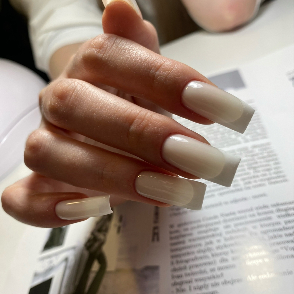 Наращивание ногтей