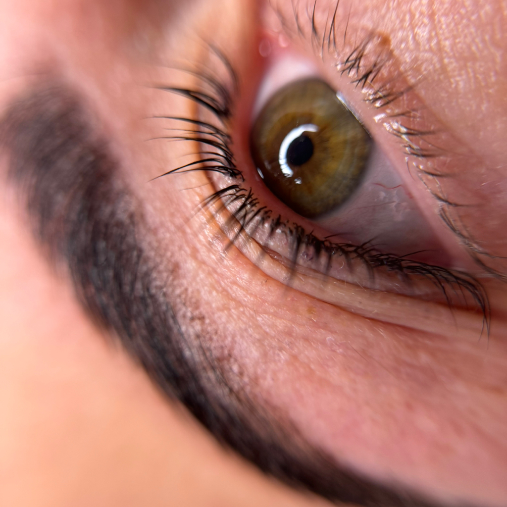 Laminating lashes(laminating and coloring)