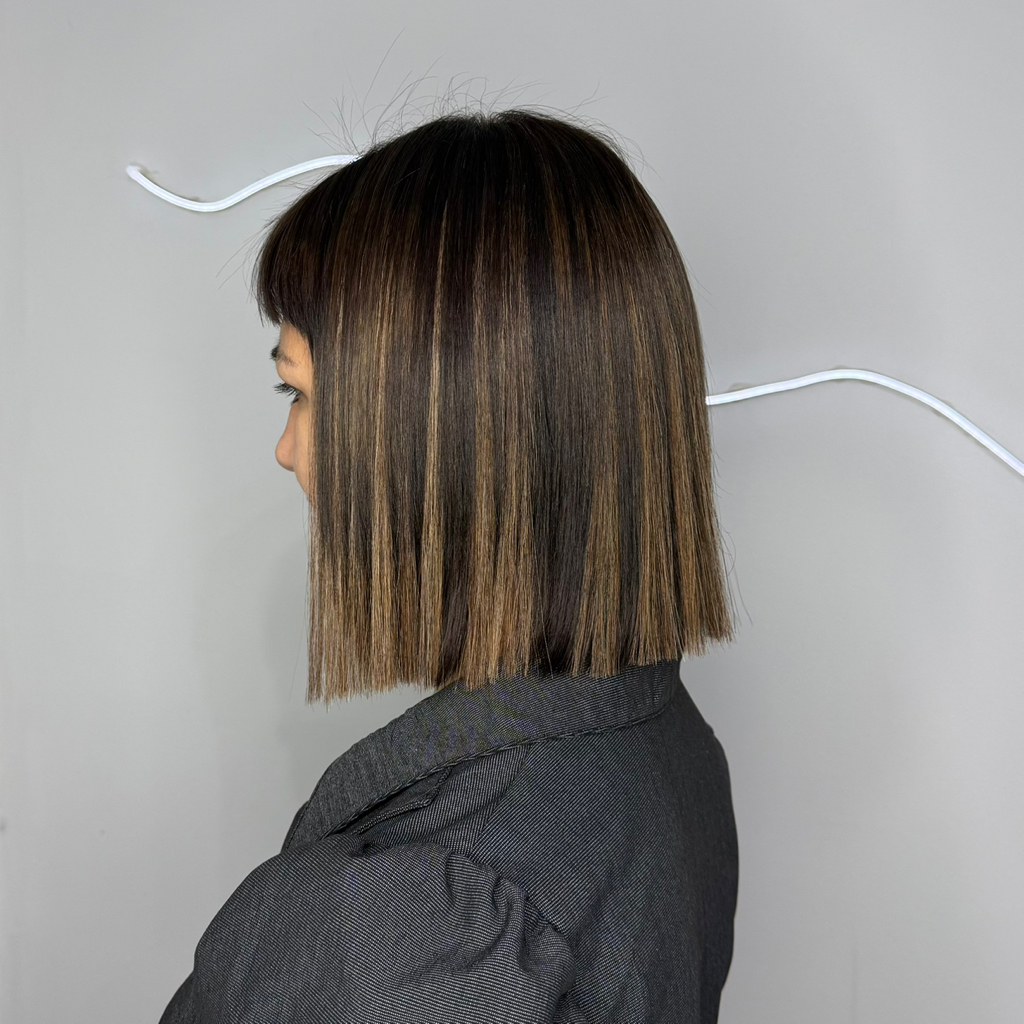 Наращивание цветных прядей.