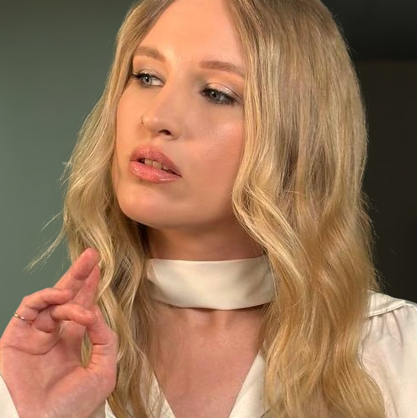 Алексеева Дина