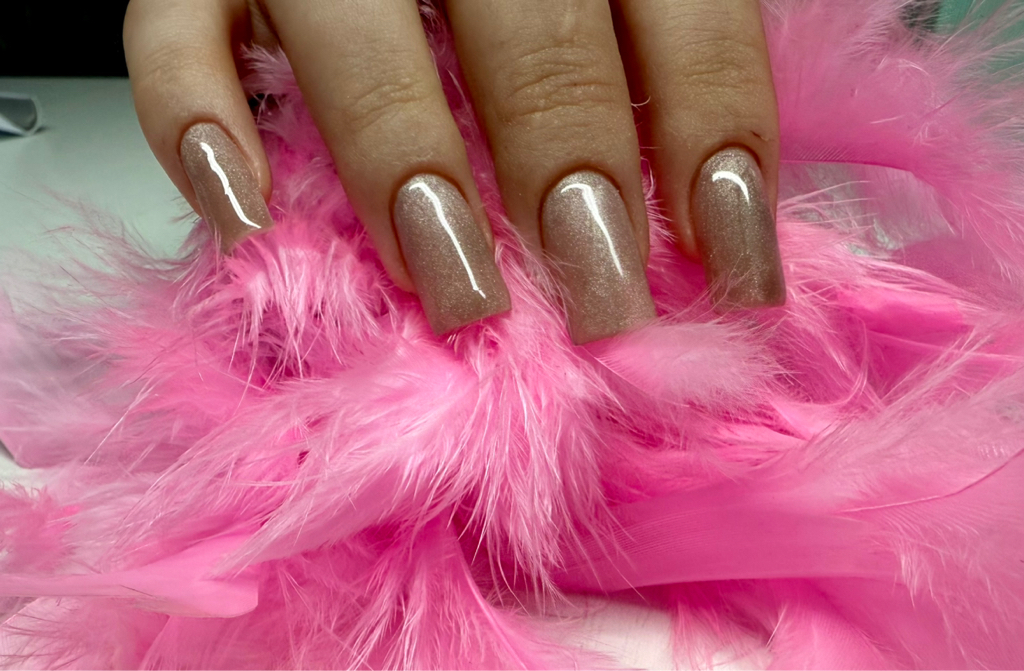 Маникюр с покрытием гель-лак