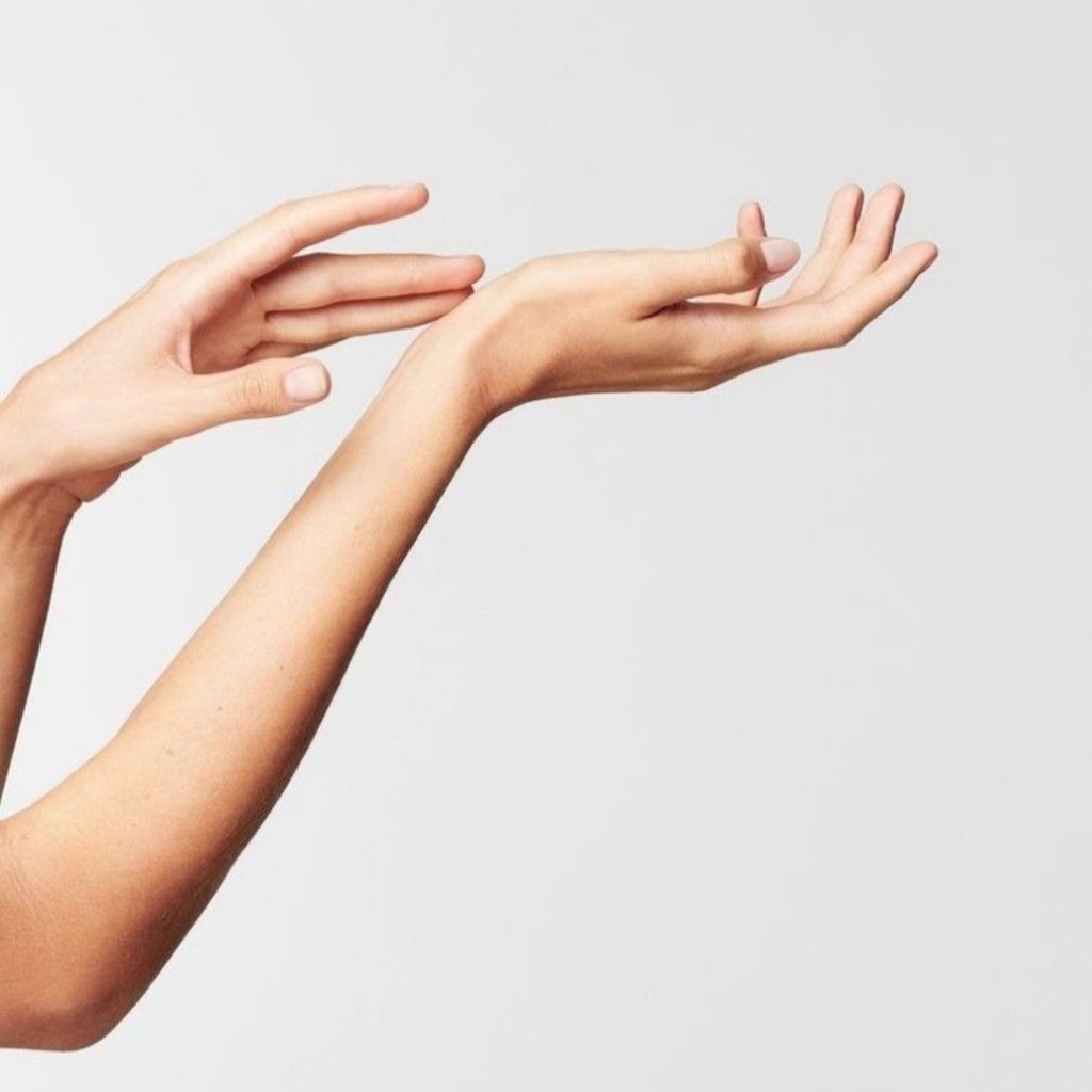 Руки до логтя