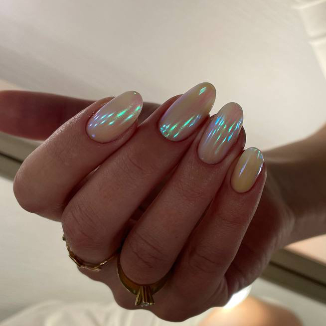 Маникюр+укрепление+однотонное покрытие+втирка