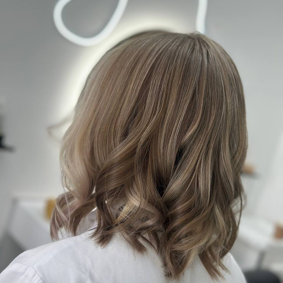 Глубокий контуринг на средние волосы