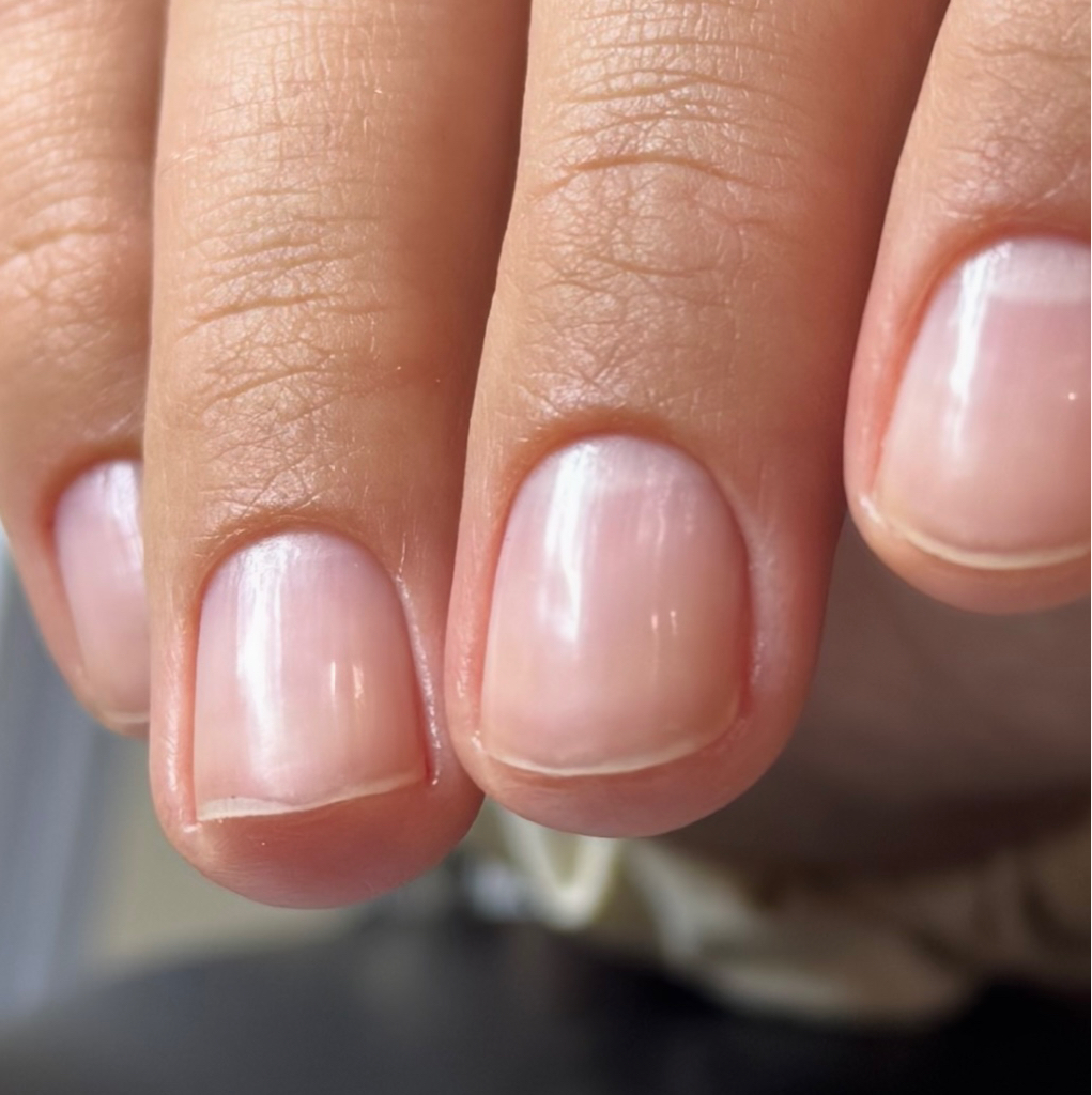 Снятие покрытия + маникюр без покрытия