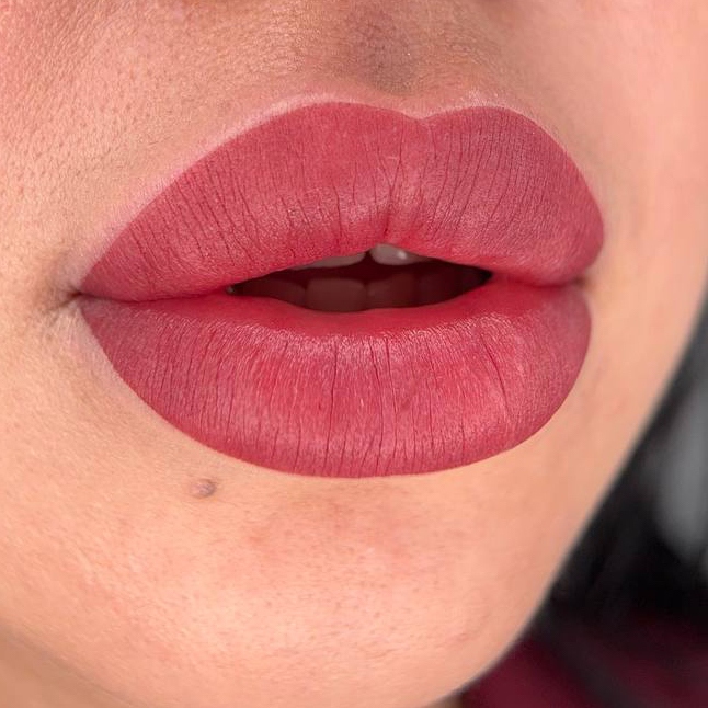 Коррекция перманентного макияжа губ