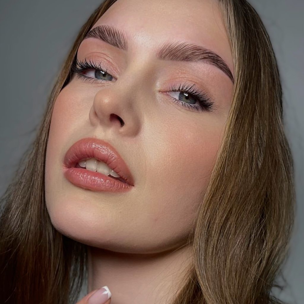 Архитектура бровей и ламинирование ресниц