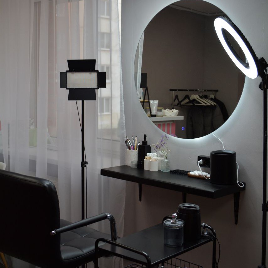 Гримёрный столик на 2.30 часа