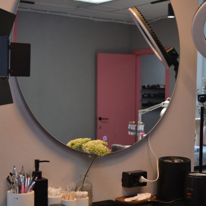 Гримёрный столик на 1 день (12 часов)