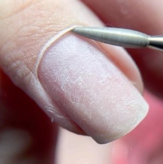 Снятие нарощенных ногтей без последующего покрытия