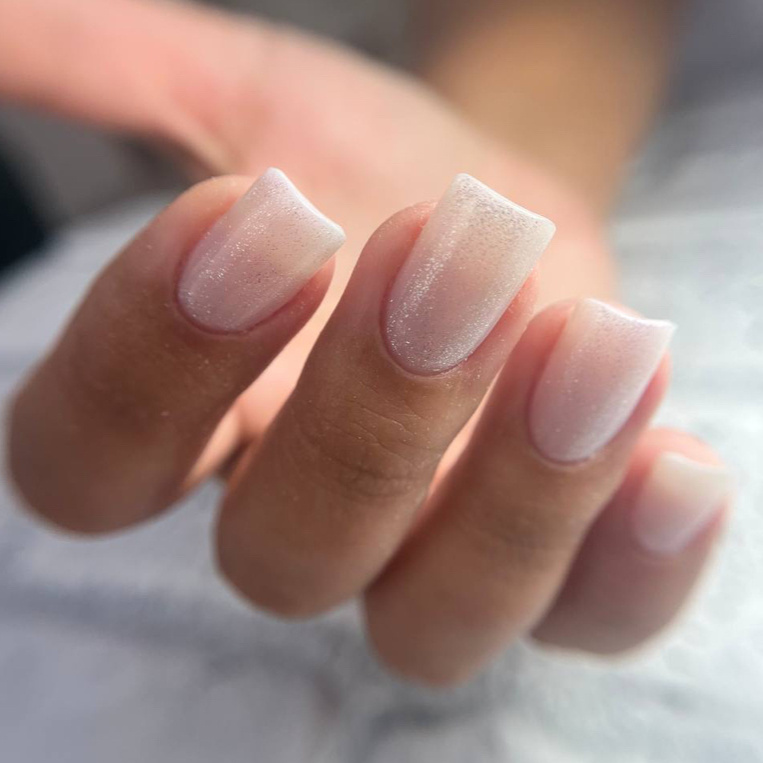 Наращивание ногтей  