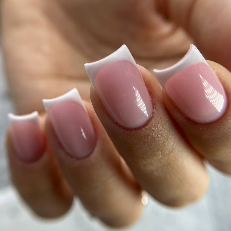 Наращивание ногтей 