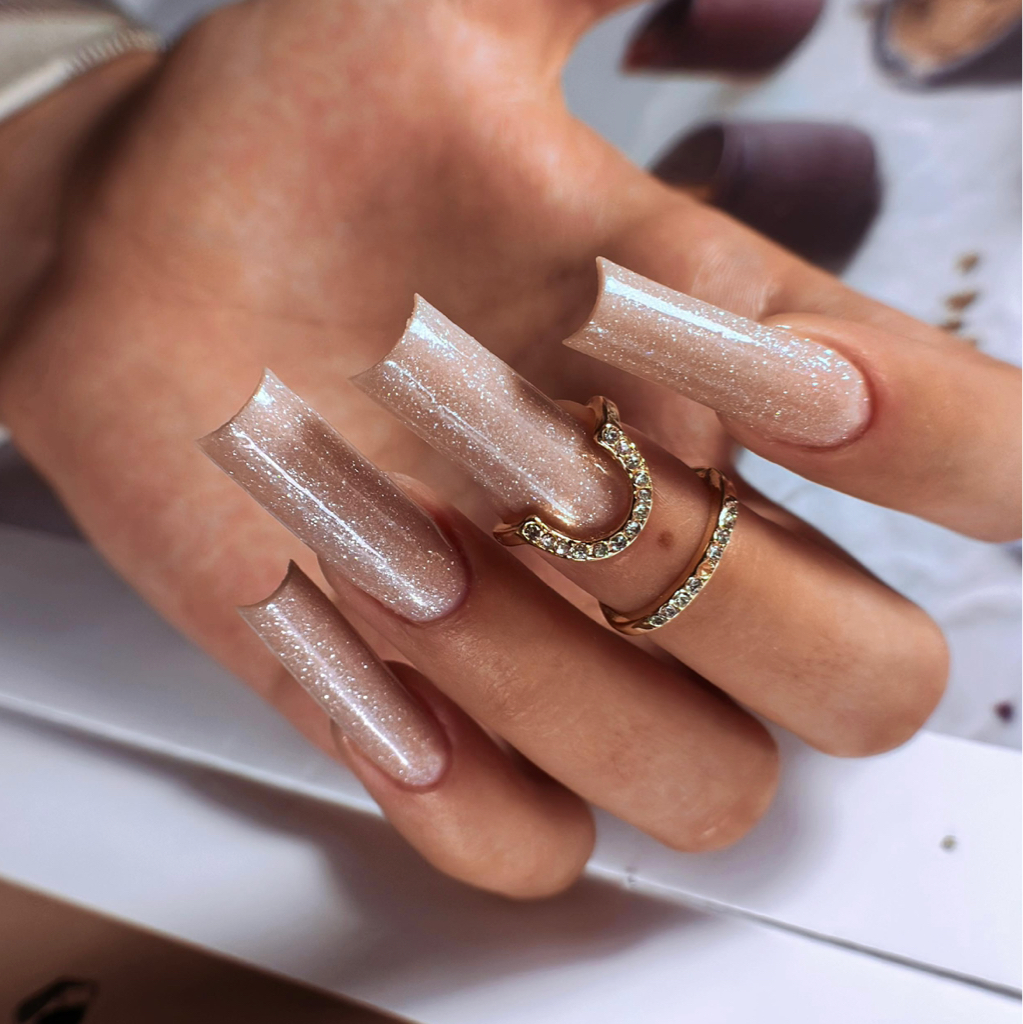 Наращивание ногтей