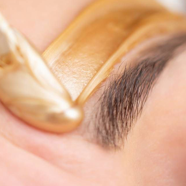 Коррекция бровей (воск+пинцет)