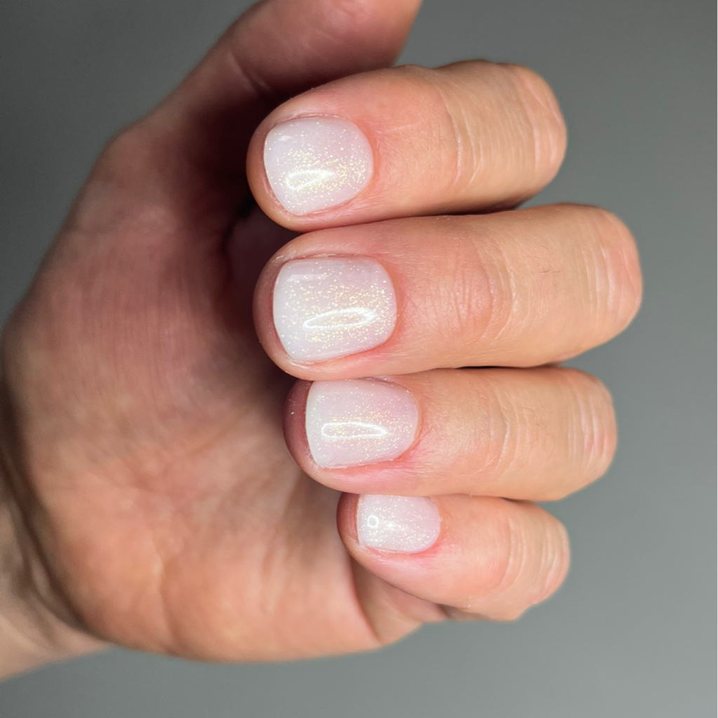 Маникюр с покрытием гель-лак