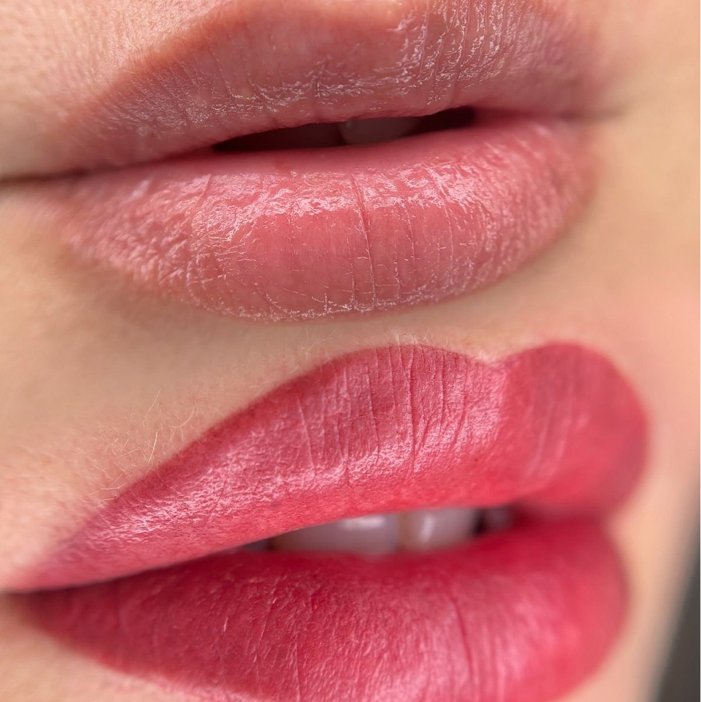 Перманентный макияж губ