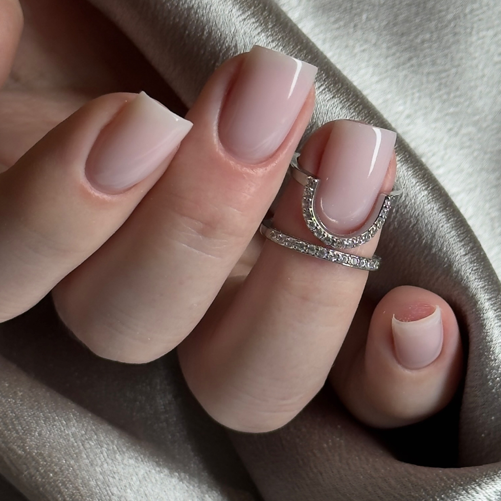 Маникюр покрытие гелем камуфляж  (короткие ногти)